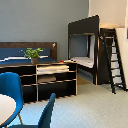 Huettenpalast 2*