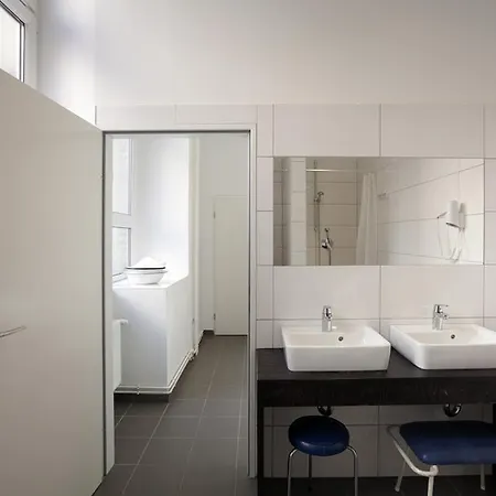 Huettenpalast Berlin