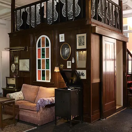 Huettenpalast Hotel 2*