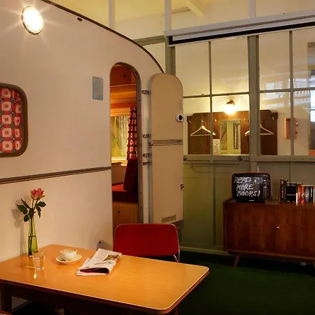 هوتّين بالاست فندق