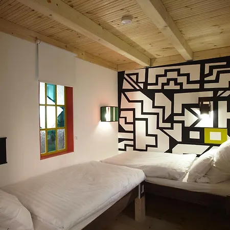 هوتّين بالاست فندق